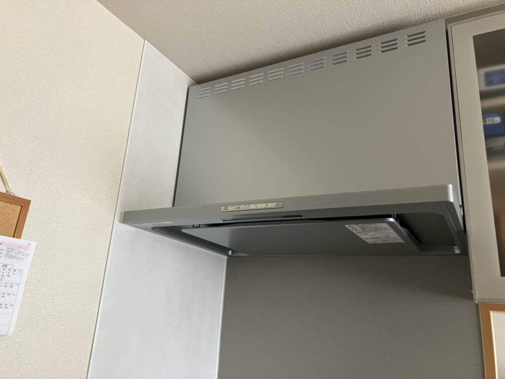 【富山市｜レンジフード交換】吸い込み不良を解決！お手入れ簡単な「汚れんフード」へ更新