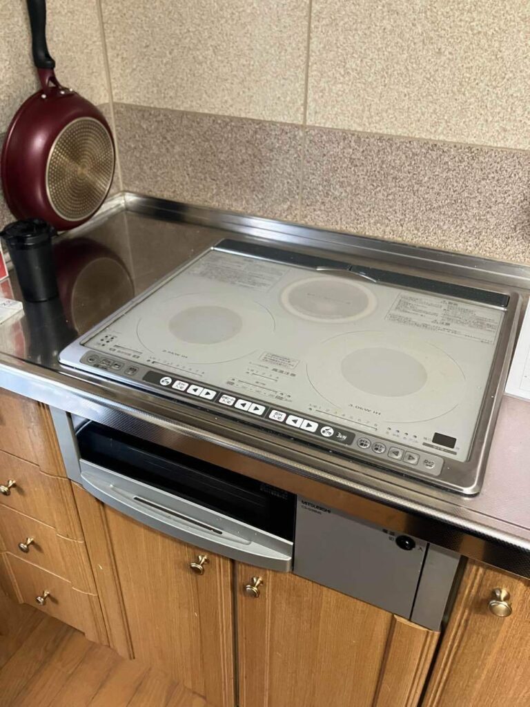 射水市｜掃除がラクなシステムキッチン「ラクエラ」で快適リフォーム