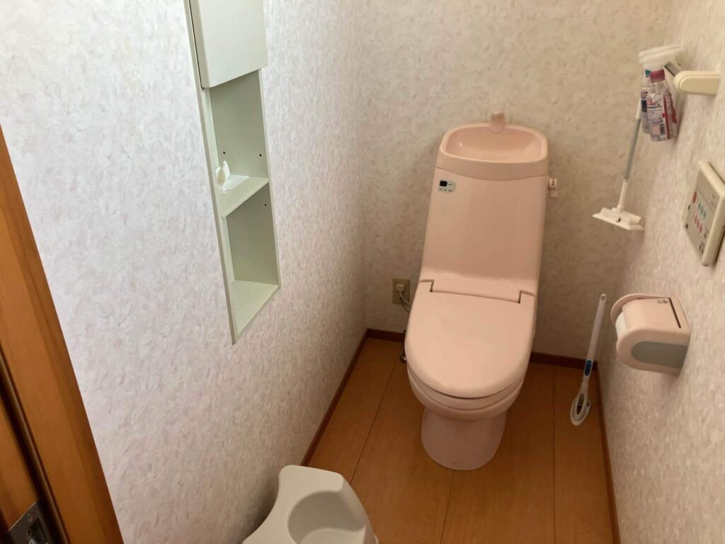 富山市｜トイレリフォームで快適空間に｜LIXILアメージュ一体型採用