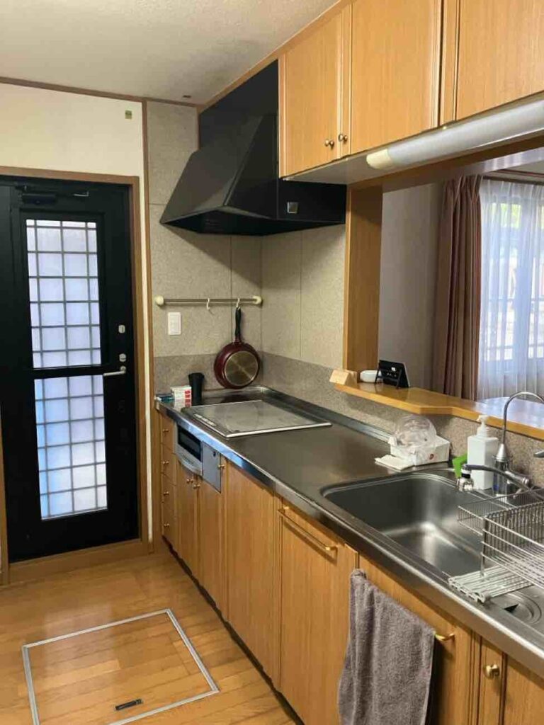 射水市｜掃除がラクなシステムキッチン「ラクエラ」で快適リフォーム
