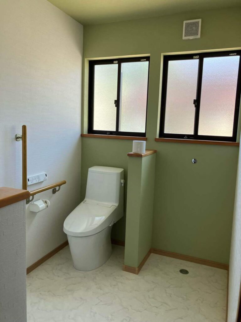 富山市｜トイレリフォームで快適空間に｜LIXILアメージュ一体型採用
