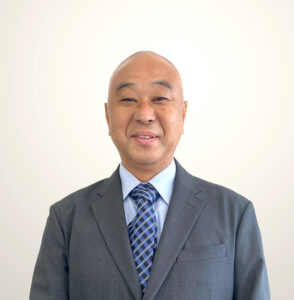 男性スタッフの顔写真