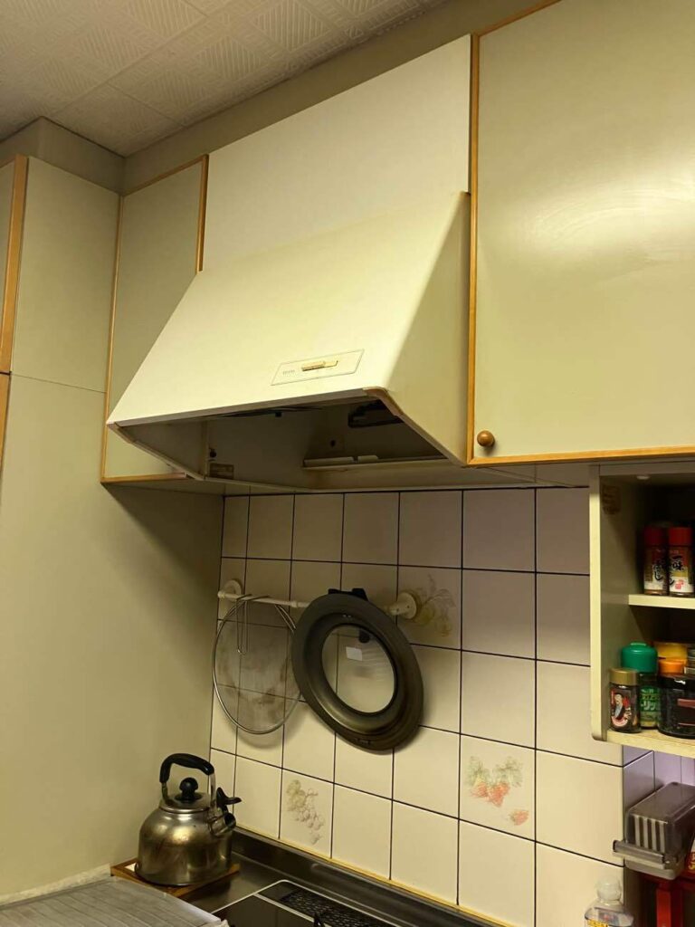 【富山市｜レンジフード交換】30年使用のフードを更新！短時間で快適・お手入れもラクに
