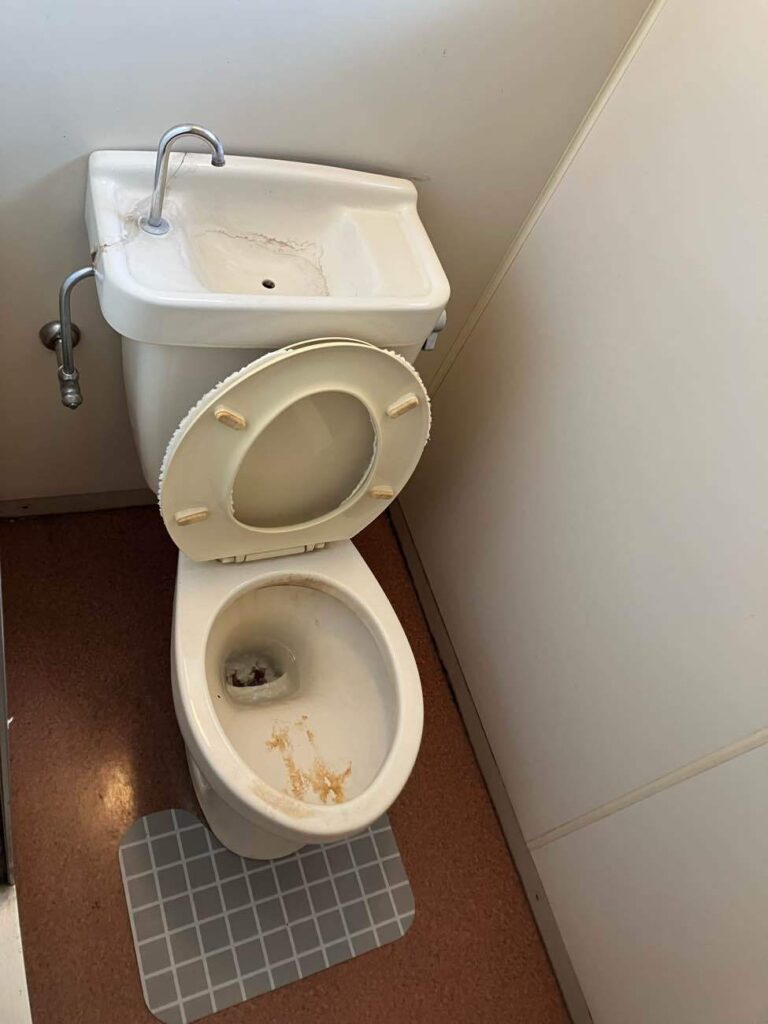 【富山市｜トイレ交換】社宅の水漏れを即日解決！費用も抑えた安心リフォーム