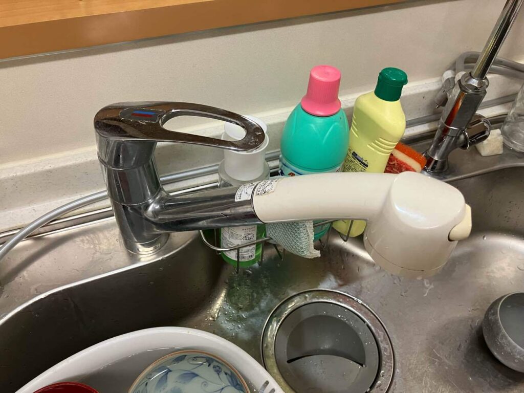高岡市｜キッチン水栓の水漏れを即日解消！信頼できる施工で安心リフォーム